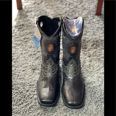 Brand El General Exotic Lizard Handcrafted Square Toe Western Boots Black & Gray Size 9.5 Western Gray Leather Boots, Black Snip Toe Boots, Short Western Boots, Snakeskin Cowboy Boots, Roper Cowboy Boots, Brown Western Boots, Black Leather Cowboy Boots, Square Toe Western Boots, Ostrich Legs