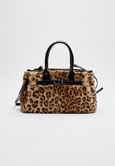 City bag with faux fur buckle - Women's fashion | Stradivarius United States Cheetah Print Bag, Leopard Bag, City Bag, Printed Bags, Lv Bag, Women Accessories Bags, Women's Bags, Bago, Cheetah Print