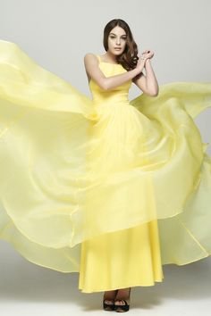 Lange Abendkleider elegant gelbe Abiballkleider Brautjungfernkleider Elegant Yellow Ball Gown Dress, Yellow Chiffon A-line Dress, Yellow A-line Maxi Dress For Wedding, Pleated Back Maxi Dress For Prom, Yellow Maxi Evening Dress For Prom, Yellow Prom Dress With Sweep Train, Yellow Ball Gown For Evening, Yellow Floor-length Maxi Dress For Prom, Yellow Dresses With Fitted Bodice For Gala