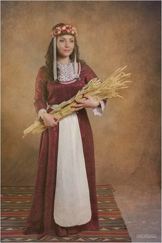 Հայուհի | Armenian woman - Foto Atelier Marshalyan - Yerevan Armenia Armenian Women, Armenian Fashion, Bagan Myanmar, Yerevan Armenia, National Clothes, Silk Pattern