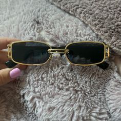 Never Worn Black And Gold Sunglasses Black And Gold Sunglasses, Gold Sunglasses, Wearing Black, Black And Gold, Sunglasses Accessories, Gold Color, Women Accessories, Sunglasses, Gold