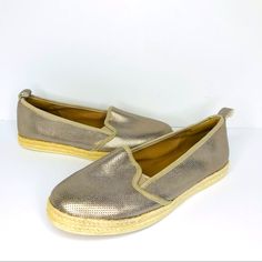 New Condition Without Box - Fast Shipping Clarks Azella Theoni Cushion Slip-On Loafer Leather Espadrille Metallic Size 10w. Shipped Usps Priority Mail Gold Leather Loafers For Summer, Gold Slip-ons For Spring, Casual Gold Slip-on Flats, Gold Slip-ons With Round Toe, Casual Gold Round Toe Loafers, Casual Gold Flats With Almond Toe, Casual Gold Loafers For Spring, Gold Spring Slip-ons, Casual Gold Almond Toe Flats