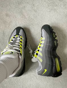 Kicks Shoes, Boys Fits, Mens Nike Shoes, Cool Outfits For Men, Swag Shoes, Nike Air Max 95, Air Max 95, Sneakers Outfit, Dream Shoes