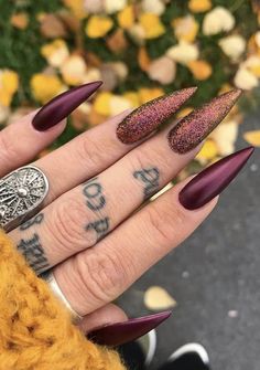 Purple And Copper Nails, Witchy Nail Art Designs, Burgundy And Orange Nails, Fall Stilleto Nails Long, Call Nails 2023, Mystical Nail Designs, Halloween Chrome Nails, Edgy Halloween Nails, Dark Stiletto Nails