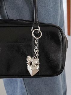 Composition : MetalCountry of Origin : Republic of Korea Bag Charm With Keys As Gift, Silver Keychain For Gift, Heart Ribbon, Beach Aesthetic, Beach Waves, Beach Girl, Beach Trip, Nails Inspiration, Sea Shells