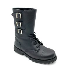 Although many people wear military boots, none will reach the iconic height of Calzados Segarra's legendary 3-buckle tactical boots. Originals from the old Spanish army. Respecting the original last, design and patterns, this model is the most historic of the brand. Made entirely by hand, including the latest developments in R&D. Tactical boot belonging to the Segarra Originals range. Upper: Box calf-flor, 2-2.2 mm waterproof, bellows tongue in waterproof pumped nappa. Without lining. Insole: Re Tactical Boots, Military Boots, Bellows, Work Boots, Combat Boots, Shoe Boots, Old Things, Bathing Beauties, Pumps