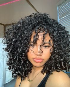 Curly Hair Short With Bangs, Curly Cut Medium Length, Shoulder Length Curly Hair Black Women, Short Curly Hair Shoulder Length, Curly Hair With Bangs Black Women, Mid Length Hair Curly, 3b Afro, Short 3b Hair, Short 3b Curly Hair