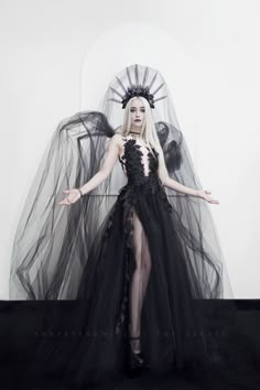 Alternative Sewing, Goth Wedding, Estilo Hippie, Couples Halloween, Fantasy Gowns, Fantasias Halloween, Gothic Wedding, Gothic Beauty, Fantasy Dress