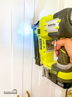 Mudroom Update - DIY Shaker Cabinet Doors & Faux Cabinet - Remodelando la Casa Diy Shaker Cabinet Doors, Diy Shaker Cabinets, Closet Redesign, Full Overlay Cabinets, Diy Doors, Overlay Cabinet Hinges