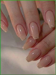 Embrace the winter glow and elevate your style with nails that effortlessly blend sophistication and festive charm—classy gold nails! Neutral Nails Prom, Nails That Match Gold Dress, Nail For Bridesmaid, Beige Nails With White Tips, White Nails With Gold Glitter Tips, Wedding Glam Nails, Nail Ideas Champagne, Champagne Acrylic Nails Gold, Nail Ideas For Gold Dress