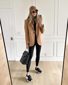 New Balance 327 Black, Camel Blazer Outfit, Camel Blazer, Look Legging