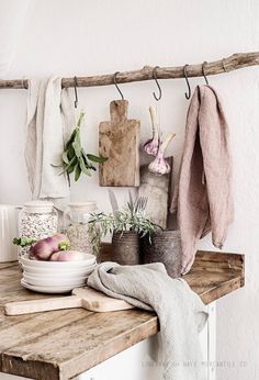 Linen. Oh how I love  linen. Especially the natural stone washed variety seen in so many homes right now. Whether draped over the sofa , on... Hale Mercantile, Branch Hanger, Dapur Rustic, Norwegian Home, Hygge Style, Kitchen Gear, Cottage Kitchen, Modern Country