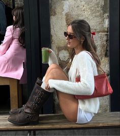 Buckle Boots Outfit, Ribbon Outfit, Brown Biker Boots, Moto Boots Outfit, Biker Boots Outfit, Summer Boots Outfit, Brown Boots Outfit, Fall Boots Outfit, Red Purse