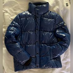 Michael Kors Glossy Blue Puffer Jacket Men’s Large Worn 3 Times Michael Kors Winter Outerwear With Pockets, Fitted Casual Blue Puffer Jacket, Fitted Blue Casual Puffer Jacket, Blue Down Puffer Jacket With Pockets, Blue Down Outerwear For Outdoor, Casual Blue Down Outerwear, Puffer Jacket Men, Blue Puffer Jacket, Blue Puffer