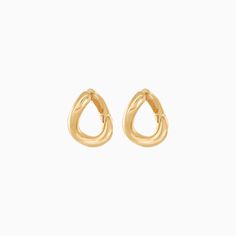 Add some dimension to your look with our Chase Hoop Earrings. Classic yet bold, fun, and twisty–these golden stunners are set apart from the basic hoops you probably already own. Looking stylish has never been so effortless. - Gold plating over brass- Rhodium plating over brass- Available in Yellow Gold and White Gold Trendy Teardrop Yellow Gold Hoop Earrings, Trendy Yellow Gold Teardrop Hoop Earrings, Gold Earrings With A Modern Twist For Everyday, Modern Twist Gold Earrings For Everyday, Earrings Classic, Set Apart, End Of Season Sale, Jewelry Earrings Hoops, Gold Plating