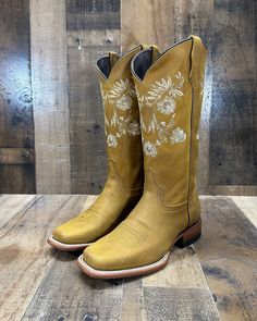 These are the best quality handmade leather boots from Leon, Mexico. All our cowboy boots are made with the finest leather and have a super comfortable outsole. Perfect for special ocasions and everyday wear.  Features:  -Color: Brown -Toe: Features a square toe -Genuine Leather Lining -Genuine Leather Insole -Genuine Leather outsole SHIPPING POLICIES Your order will be processed and shipped in 2 - 4 business days. RETURN POLICIES Boots under $99.99 are final sales, no returns or exchanges. Country Style Hand Tooled Boots For Ranch, Country Style Hand-tooled Boots For Ranch, Country Style Brown Moto Boots For Country Events, Brown Country Style Moto Boots For Country Events, Country Style Fitted Moto Boots For Rodeo, Western Fitted Moto Boots For Ranch, Western Style Fitted Moto Boots For Ranch, Brown Fitted Western Moto Boots, Fitted Brown Western Moto Boots