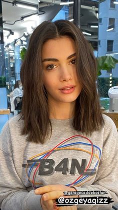 Medium Length Haircut All One Length, Haircut Ideas Shoulder Length Straight, Thick Hair Collar Bone Length, Brunette Clavicut, Brown Shoulder Length Hair Straight, Collar Bone Brunette Hair, Hair To Collarbone Length, Womens Haircuts Medium Straight Thick Hair, Brown Collarbone Length Hair