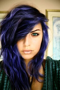 midnight blue | For more crazy hair times, click here--> https://www.pinterest.com/thevioletvixen/crazy-hair-times/   WANT AND NEED. Hair Color Blue, Scene Hair, Love Hair, Great Hair, Hairstyles Haircuts, Ombre Hair