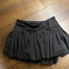 Tennis Skirt With Black Pleats, All Around Front And Back. Front Is Approx 11.5” And Back Is Slightly Longer At 13”. Poly/Spandex Blend With Light Grey Piping Stripe. Adorable And Perfect Fit. Fits Like A True 4. Black Velvet Shorts, Brown Mini Skirt, Blue Mini Skirt, Ruffle Mini Skirt, Faux Leather Mini Skirt, Velvet Shorts, Suede Mini Skirt, Zara Skirts, Slip Skirt