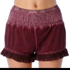 These Burgundy Shorts Have An Elastic Waist For Comfort And Ruffle Trim For Style. They Look Super Cute With A Coordinating Top And Look Great Year-Round. Bohemian Shorts With Ruffles, Red Ruffled Shorts, Womens White Jeans, Burgundy Shorts, Dressy Shorts, Spring Shorts, White Denim Shorts, Flowy Shorts, Sequin Shorts