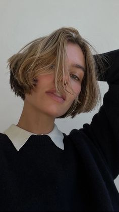 90s Short Bob, Bob Highlights, What About Bob, Short Bob Styles, Brunette Bob, Layered Hair With Bangs, Hair Cuts Styles, Layered Style