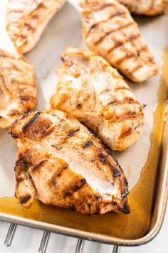 Grilled chicken breast. Want to know the secret to cook perfectly juicy and flavorful chicken? Then you might want to check out my recipe for these mouth-watering Grilled Chicken Breasts! Flavorful Grilled Chicken, Undercooked Chicken, Juicy Grilled Chicken, Grilled Chicken Breast, Easy Grilled Chicken, Meal Prep Snacks, Grilling Utensils, Chicken With Olives, Tacos And Burritos