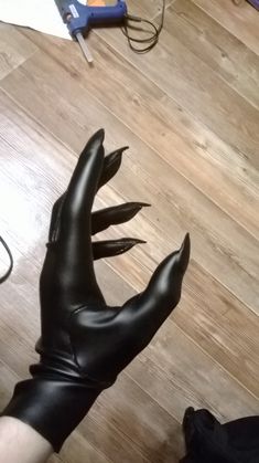 دورة حياة النبات, Project Cosplay, Long Black Nails, Claw Gloves, Catwoman Cosplay, Kostum Cosplay, Idee Cosplay, Cosplay Tutorial, Cosplay Diy