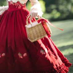 A classic dress embroidered with sweet red strawberries. The bright red strawberries drawn along with the geometrically arranged embroidery look like a framed painting. The back is decorated with lace-up, the waist part is decorated with ribbons, and the skirt part is decorated with ruffles. You will be fascinated by the graceful silhouette that gently spreads out. 
 
 
 Reservation deadline 
 
 December 12th (Tuesday) 13:00 
 
 
 Item 
 
 Skirt (long length) 
 Skirt (middle length) 
 Corset 
 B Red Dress With Ruffles And Long Skirt, Fitted Red Skirt With Floral Embroidery, Blouse Corset, Embroidered Corset, Corset Blouse, White Short Sleeve Blouse, White Long Sleeve Blouse, Blouse Skirt, 12 December