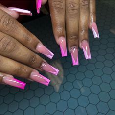 Nails Kurz, Pink Nails 2023, Short Acrylic Nails Almond, Almond Acrylic Nail, Extra Birthday Nails, Nail Designs Acrylic, Makeup Cleaner, Amazon Beauty