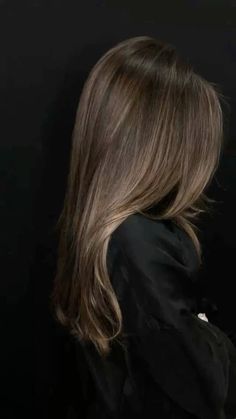 Hairstyles For Medium Length Hair Brown Brunettes, Blond Low Lights For Brown Hair, Gloss Before And After Hair, Russian Hair Color, Italian Women Hair, Cool Toned Medium Brown Hair, Old Money Brunette Hair Highlights, Lived In Brown Hair, Light Brown Ash Hair