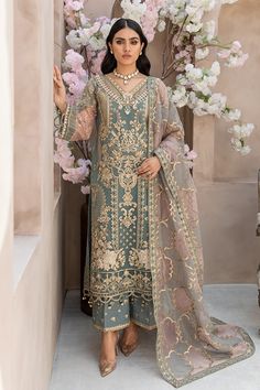 Classical Green Balsam Heavily Embellished Pakistani Kameez Salwar Suit Pakistani Kameez, Pakistani Formal Dresses, Salwar Dress, Eid Outfits, Dress Salwar Kameez, Pakistani Wedding Outfits, Pakistani Fancy Dresses, Salwar Kamiz, Desi Clothes