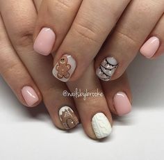 I Want… Christmas Light Nails Gingerbread Nails, Christmas Mani, Nail Art Noel, Light Nails, Christmas Nails Easy, Christmas Gel Nails, Simple Gel Nails, Seasonal Nails, Nails Christmas