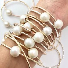 White Edison Pearl Bangle Edison Pearls, Pearl Bangle, White Freshwater Pearl, Tahitian Pearls, Bangle Set, Pearl Size, Beautiful Skin, White Pearl, Gold Bangles