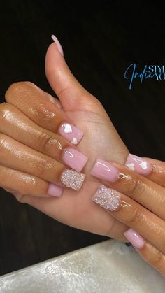 Nails Idea Short Square, Bougie Short Nails, Short Pink Nails Square Glitter, Cute Acrylic Nail Designs Short Square, Arcrliyic Nails Short, Pink Diamond Acrylic Nails, Small Cute Nails Acrylic, Acrylic Nails With One Accent Nail, Bday Nails Ideas Coffin Short