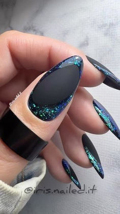 Nail Designs 2024 Fall, Chameleon Flakes Nails Design, Black Halloween Nail Designs Almond, Hades Inspired Nails, Nail Ideas For Fall Autumn, Fall Short Nail Designs Autumn, Funky Almond Nails Designs, Glam Goth Nails, All Black Nail Designs