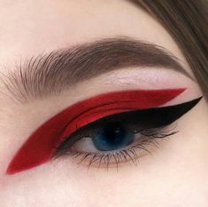 Editorial Vogue, Drag Make-up, Graphic Eyeliner, Heavy Makeup, Smink Inspiration, Hooded Eye Makeup, Make Up Looks