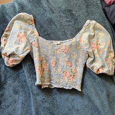 Never Worn- Perfect Condition Xs But Fits S Too Friendly Reminder That Poshmark Takes 20% Of Proceeds When Item Is Sold, So Please Be Reasonable With Lower Offers. Cute Fitted Tops For Brunch, Cute Fitted Crop Top For Spring, Blue Puff Sleeve Crop Top For Spring, Casual Pink Puff Sleeve Crop Top, Fitted Light Blue Floral Print Tops, Milkmaid Top, Friendly Reminder, American Eagle Outfitters, American Eagle