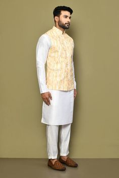 Yellow sleeveless bundi with geometric print and stitchline thread embroidery. Paired with white full sleeve kurta and pant. - Aza Fashions Full Sleeve Kurta, Yellow Kurta, Thread Embroidery, Fashion App, Kurta Set, Aza Fashion, Full Sleeve, Geometric Print, Silk Printing