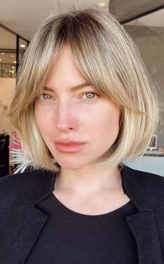 Bob Hairstyles Curtain Bangs, Hairstyles Curtain Bangs, Curtain Classic, Snacks Sweet, Hair With Curtain Bangs, Classic Bob, Bangs Short, Recipes Keto, Short Bob Wigs