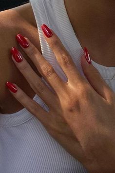 Gorgeous Red Nail Ideas | Fall Winter Nail Ideas | Cherry Red Nail Inspo #rednails #nailinspo Nail With Chrome, Oyster Nails, Chrome Red Nails, Red Nail Design, Nail Art Red, Red Chrome Nails, Chrome Red, Nail Design Ideas