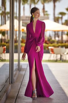 HerTrove - Deep V neckline crepe dress Split Dress Formal, High Split Dress, Formal Wedding Guests, 파티 드레스, Split Dress, Maxi Dress Evening, Dress Formal, Crepe Dress