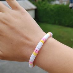 Flat Bead Bracelet Ideas Summer, Cute Heishi Bracelets Ideas, Flat Bead Bracelet Ideas Aesthetic, Flat Bead Bracelet, Eyeglass Jewelry