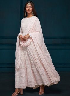 Light Pink Thread Embroidered Anarkali– Lashkaraa Orang India, Dresses Couture, Pengantin India, Designer Anarkali Dresses, Yellow Soft, Desi Wear, Gaun Fashion, Designer Anarkali, Traditional Indian Outfits