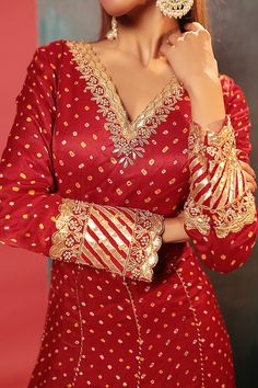 Red Silk Embroidered Bandhani Anarkali by Siddhartha Daga at Pernia's Pop Up Shop 2024 Karwachauth Look 2024, Bandhani Suit Designs Latest, Bandhni Anarkali Suits, Bandhani Suit Design, Latest Anarkali Designs 2024, Silk Bandhani Dress Pattern, Red Anarkali Suits Designer, Bandhni Dress Design, Latest Dress Patterns Indian Kurti