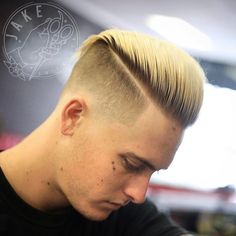 Latest 2018 Best Fade Haircuts - Men's Hairstyle Swag Fresh Haircuts For Men, Fresh Haircuts, Swag Hairstyles, Best Fade Haircuts, Pompadour Haircut, Pompadour Fade, High Fade Haircut