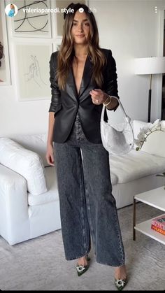 Going Out Outfits Concert, Black Leather Blazer Outfits For Women, Paty Shein, All Saints Style, Night Out Outfit, Black Blazer, Look Chic