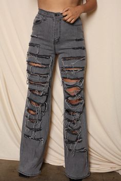 Ripped Jeans Outfit Women, Jean Capri Outfits, Wide Leg Boyfriend Jeans, Casual Gym Outfit, Outfits With Scarves, Outfit Ideaa, Boyfriend Jeans Outfit, Jean Fits, Rehearsal Dinner Outfits