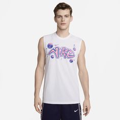 Take a peek into the future of hoops with this relaxed fit, sweat-wicking tee. Picture yourself hitting a utopian court where nothing else matters—only the game, all day long. Nothing Else Matters, Basketball T Shirt, Into The Future, Mens Basketball, Nike Shirts, White Style, Nike Dri Fit, Tank Top Shirt, The Game