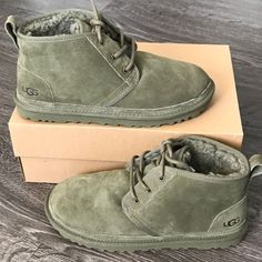 Brand New , Never Worn No Box Size 6 Authentic Olive Green Color Ugg Neumel Outfit, Shoe Games, Ugg Booties, Ugg Neumel, Ugg Classic Tall, Sequin Boots, Metallic Boots, Suede Chukka Boots, Ugg Boots Australia