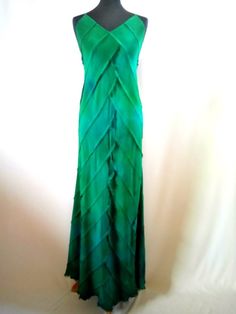 Fitted Silk Dress, Green Silk Dress, Silk Patchwork, Green Silk Dresses, Gown Bridesmaid, Silk Dresses, Dress Fitted, Silk Gown, Wedding Fun